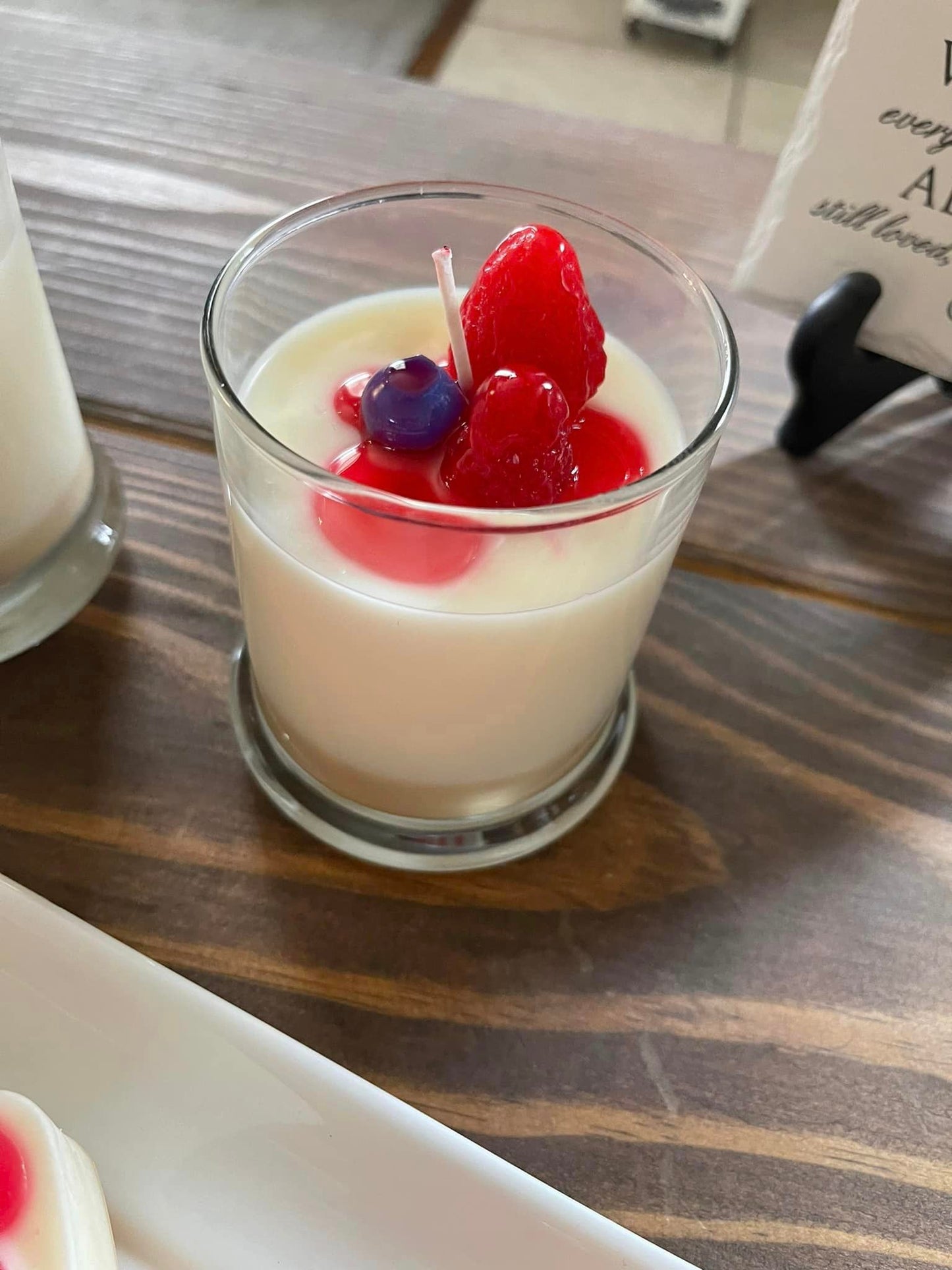 Fruity Cheesecake Soy Wax Candle 8oz (DS)