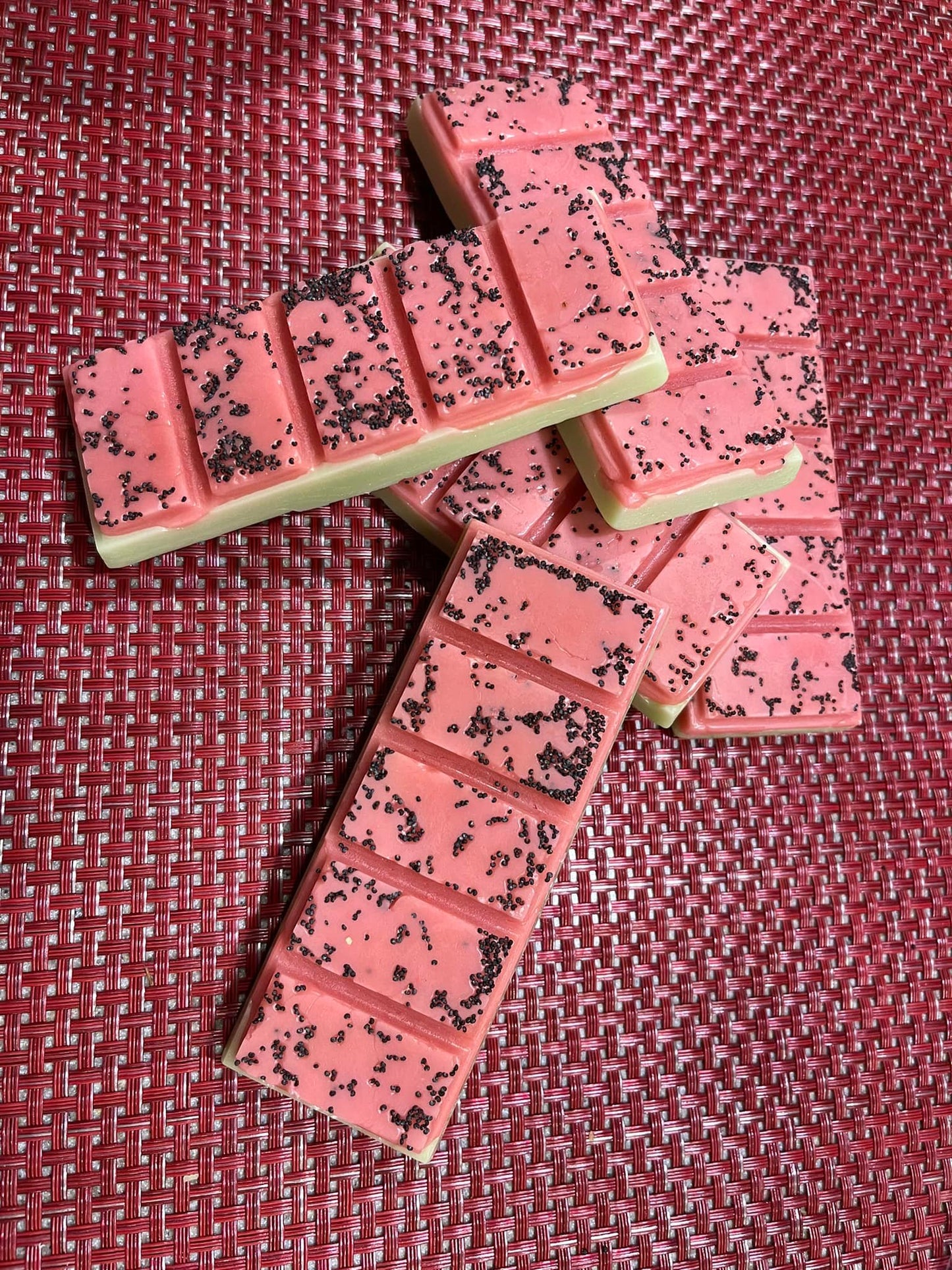 Mga Makatas na Watermelon Wax Snap Bar